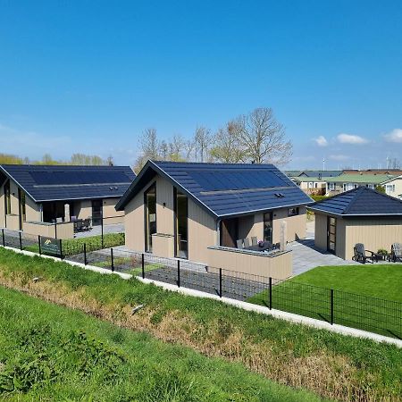 Chalet Met Sauna En Airconditioning Sint Annaland Exteriör bild