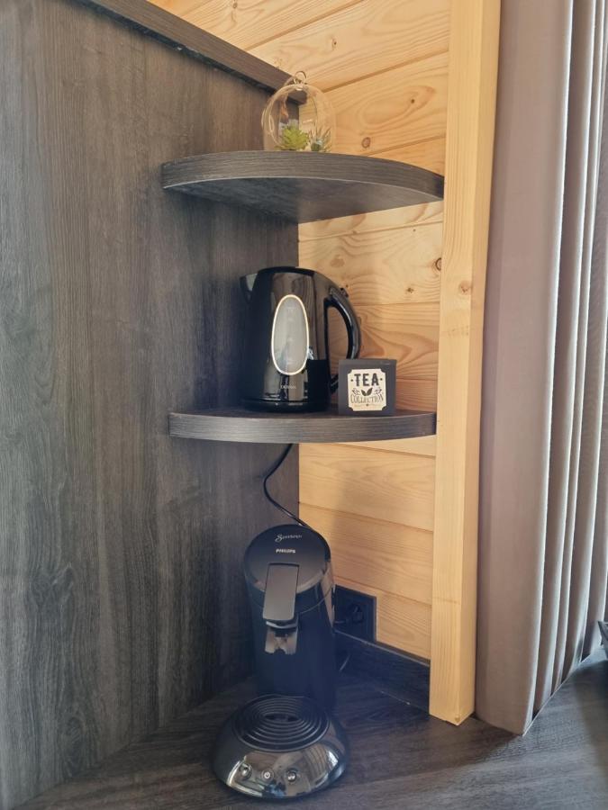 Chalet Met Sauna En Airconditioning Sint Annaland Exteriör bild