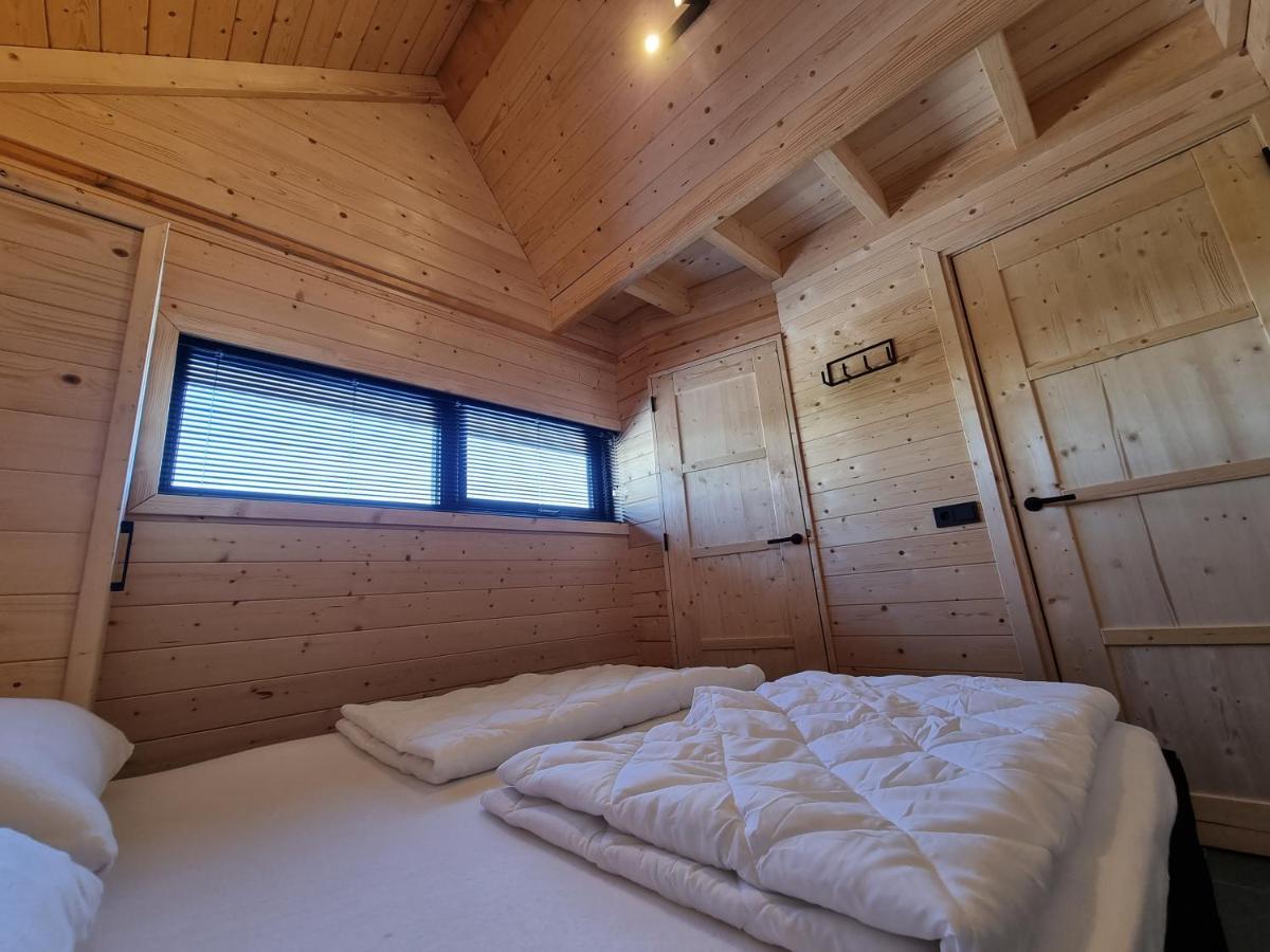 Chalet Met Sauna En Airconditioning Sint Annaland Exteriör bild