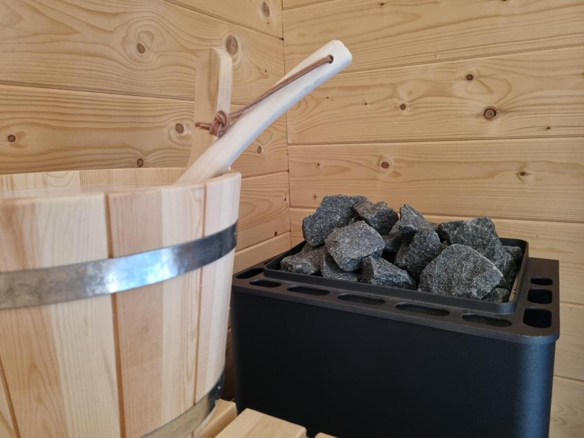 Chalet Met Sauna En Airconditioning Sint Annaland Exteriör bild